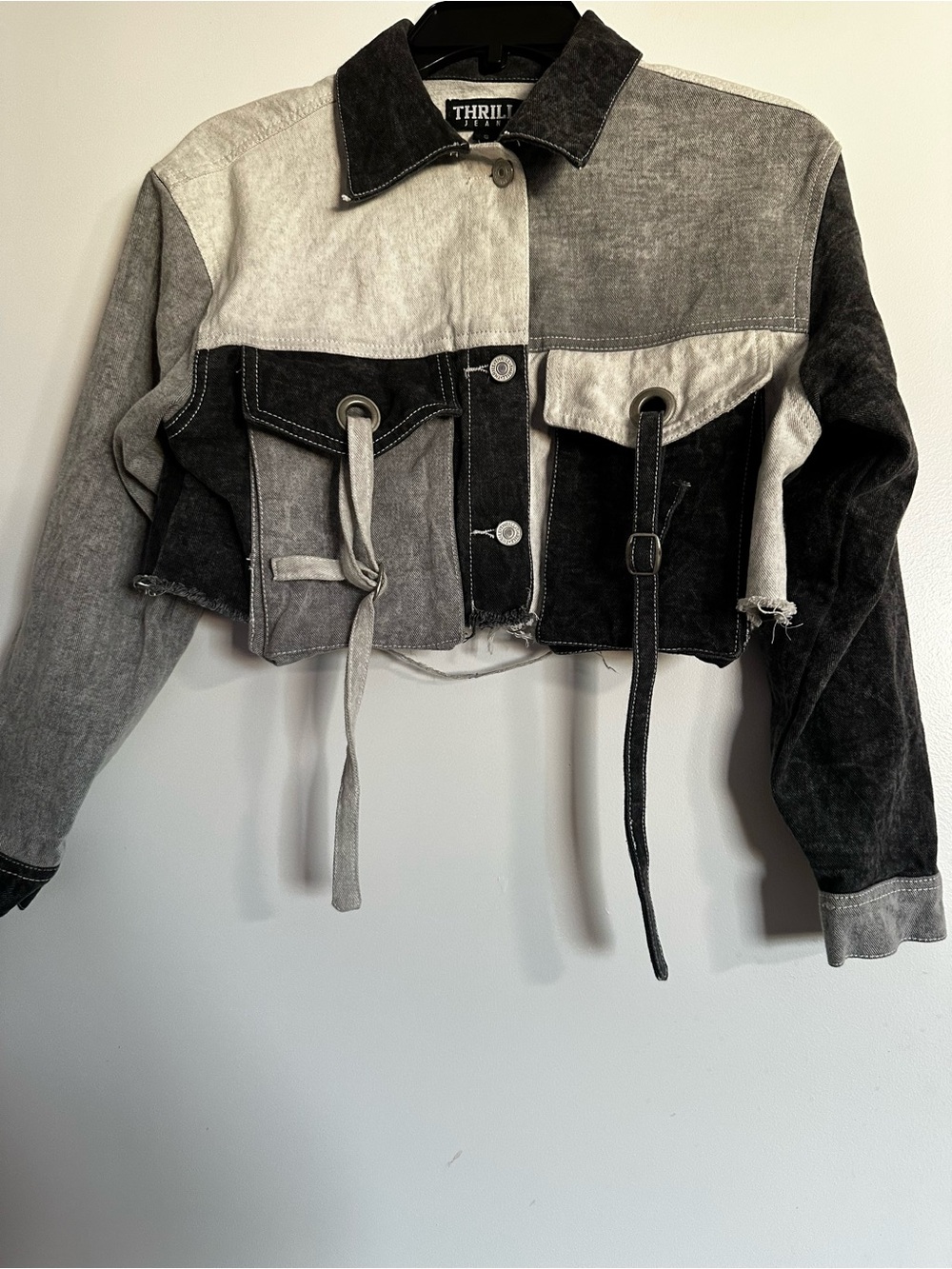 Thrill Two-Tone Cropped Denim Jacket - Black & Gray